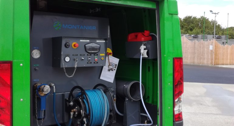 Vehicule-de-nettoyage-a-faible-emission-de-CO2-scaled.jpg
