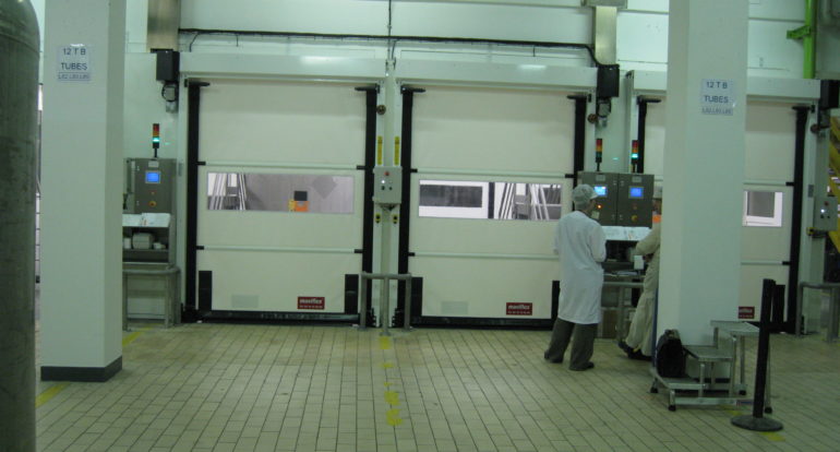 rideaux-acces-box-lavage-scaled.jpg