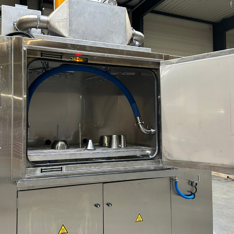 Machine à laver les ustensiles et les flexibles