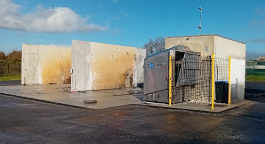 Aire de lavage et laveur de bacs